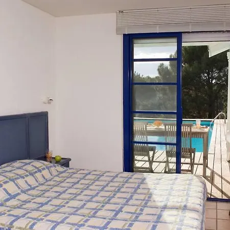 With A Private Pool, Just 900 M From The * מסאנז'